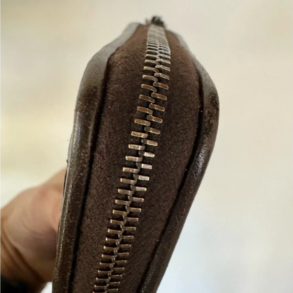 Authentic Bottega Veneta Zip Around Wallet - Picture 7 of 13